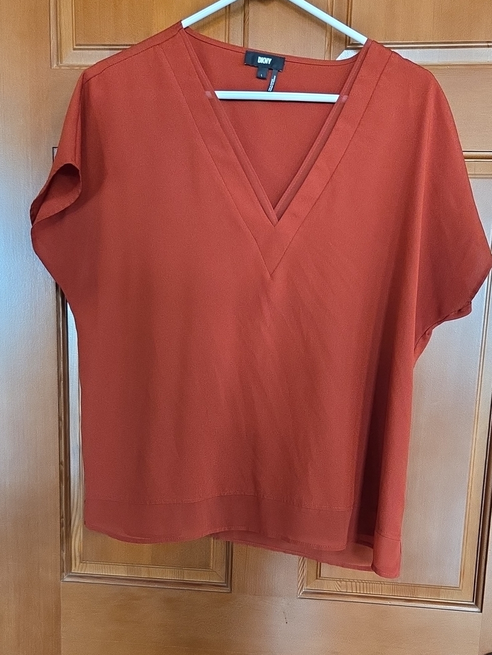 DKNY Burnt Orange V-Neck Short Sleeve Blouse PP24" L25"